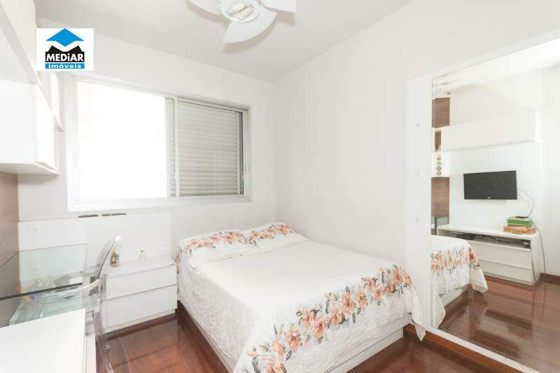 Apartamento à venda com 4 quartos, 152m² - Foto 2