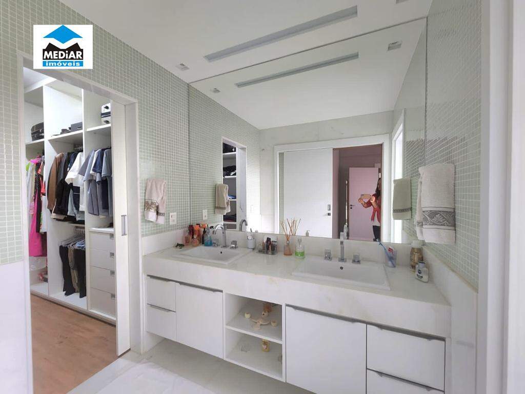 Apartamento à venda com 4 quartos, 197m² - Foto 13