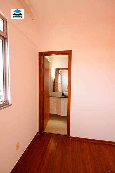 Apartamento à venda com 3 quartos, 75m² - Foto 11