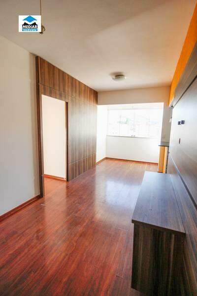 Apartamento à venda com 3 quartos, 75m² - Foto 1