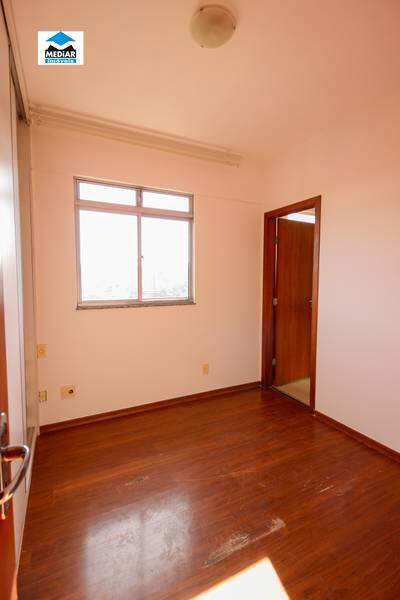 Apartamento à venda com 3 quartos, 75m² - Foto 8