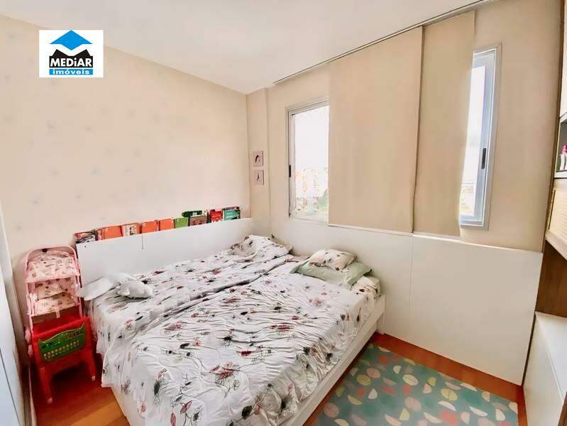 Apartamento à venda com 3 quartos, 112m² - Foto 9