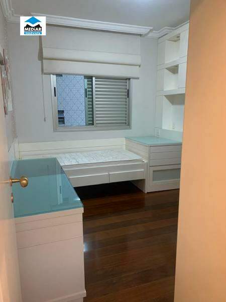 Apartamento à venda com 4 quartos, 180m² - Foto 9