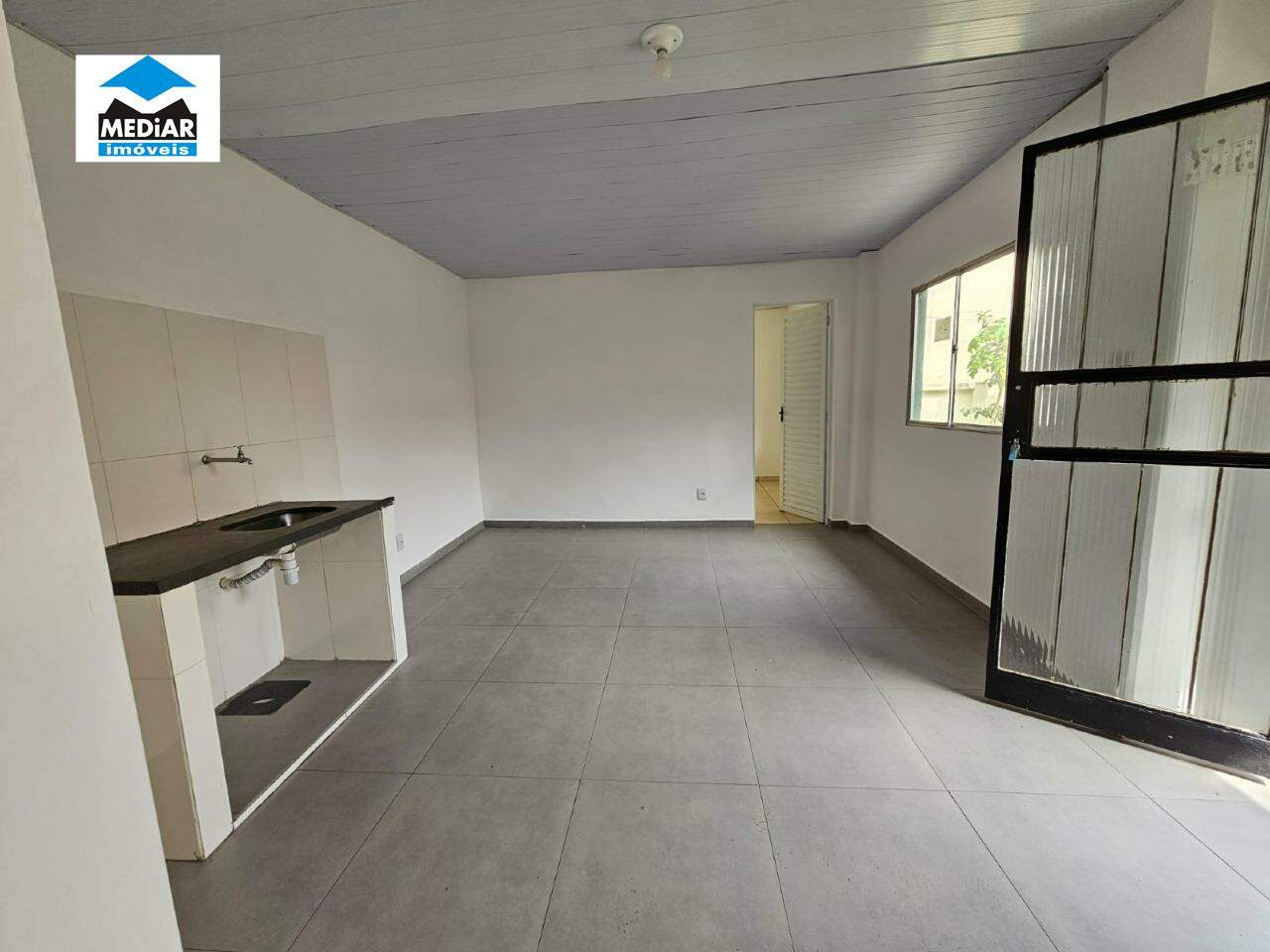 Casa para alugar com 2 quartos, 38m² - Foto 3