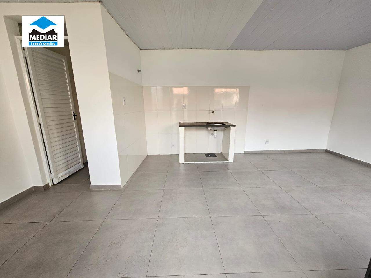 Casa para alugar com 2 quartos, 38m² - Foto 4