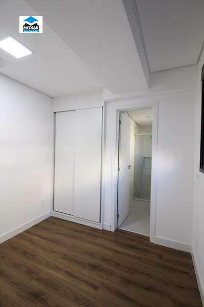 Apartamento à venda com 2 quartos, 65m² - Foto 11