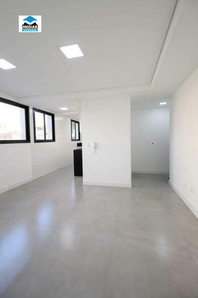 Apartamento à venda com 2 quartos, 65m² - Foto 1