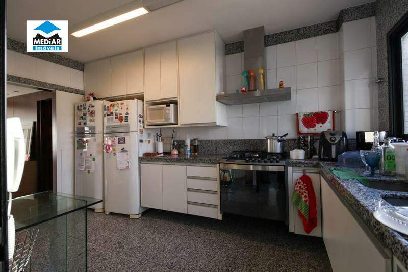 Apartamento à venda com 4 quartos, 216m² - Foto 21