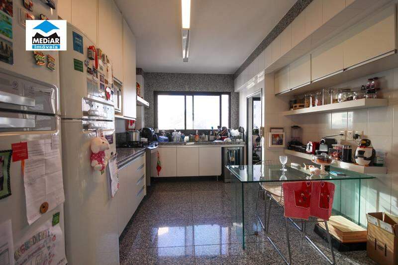 Apartamento à venda com 4 quartos, 216m² - Foto 22