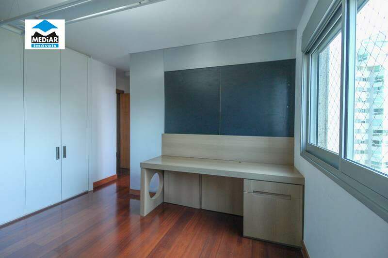 Apartamento à venda com 4 quartos, 268m² - Foto 10