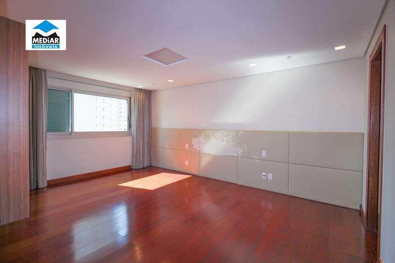 Apartamento à venda com 4 quartos, 268m² - Foto 11