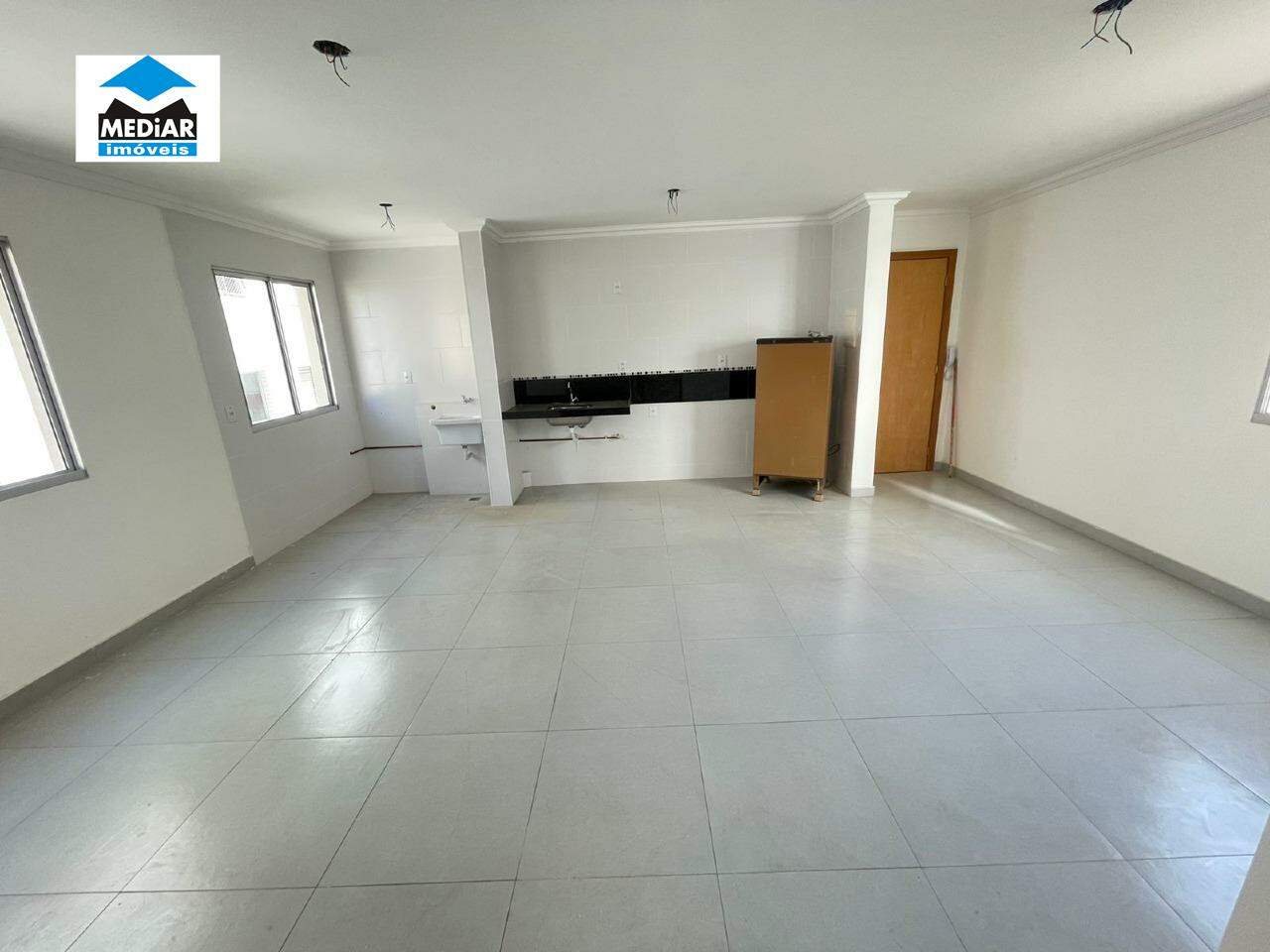 Apartamento à venda com 2 quartos, 78m² - Foto 2