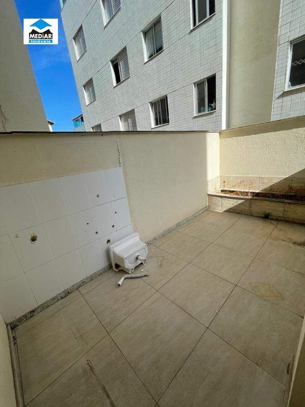 Apartamento à venda com 2 quartos, 78m² - Foto 11