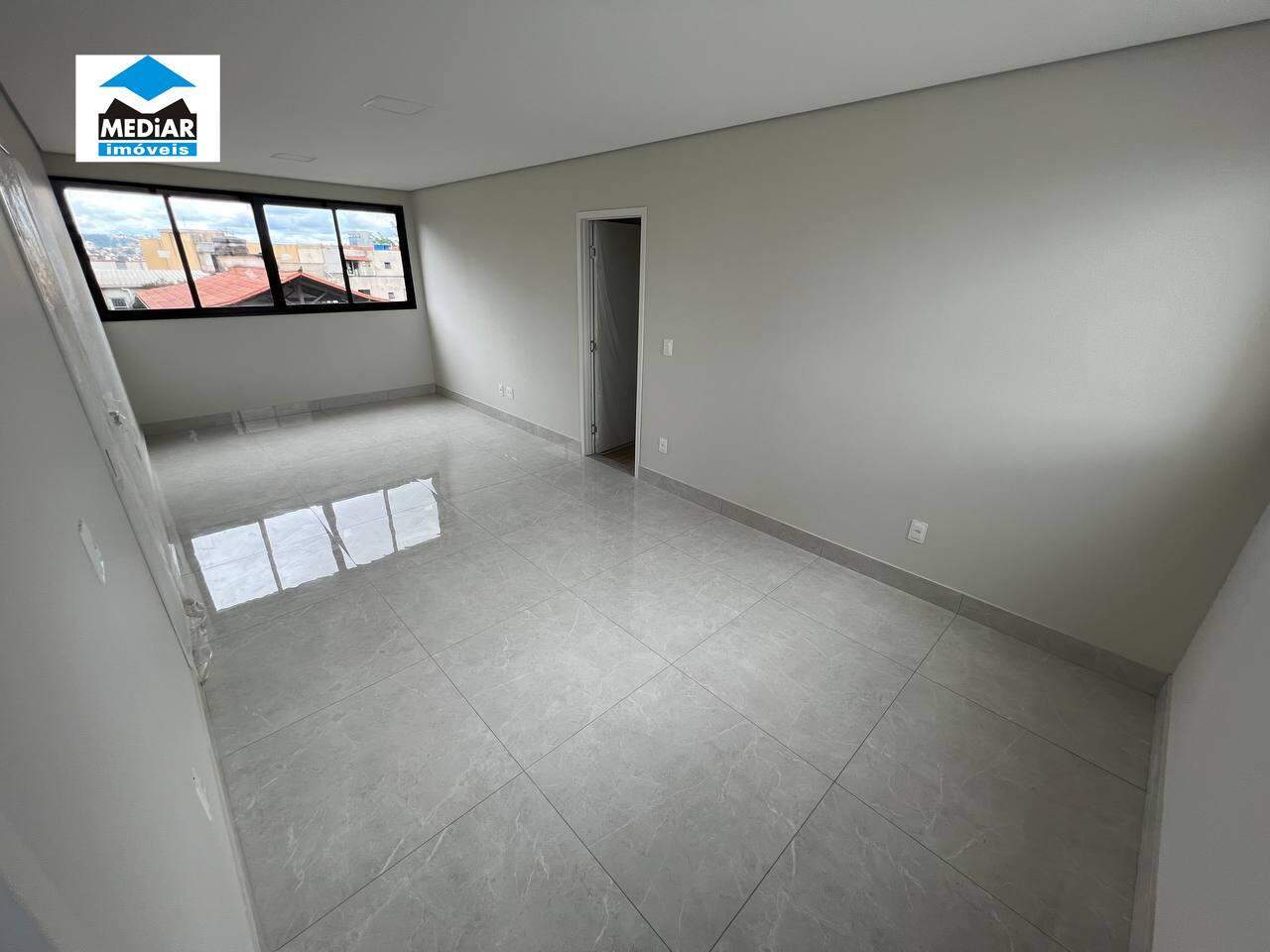 Apartamento à venda com 4 quartos, 103m² - Foto 1