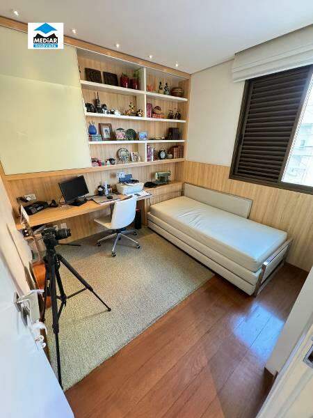 Apartamento à venda com 4 quartos, 146m² - Foto 9