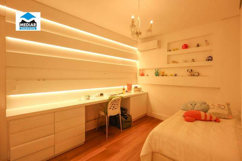 Casa à venda com 4 quartos, 298m² - Foto 17