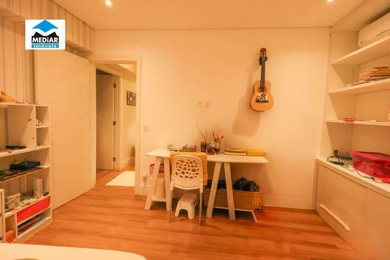Casa à venda com 4 quartos, 298m² - Foto 18