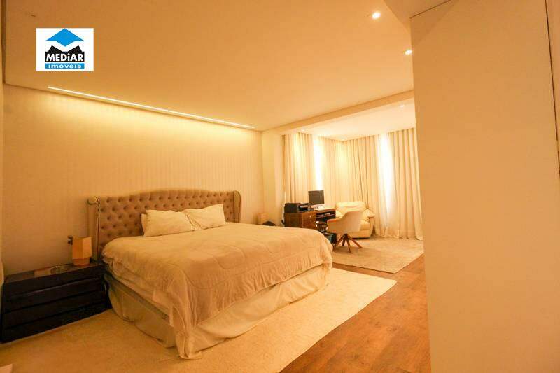 Casa à venda com 4 quartos, 298m² - Foto 11