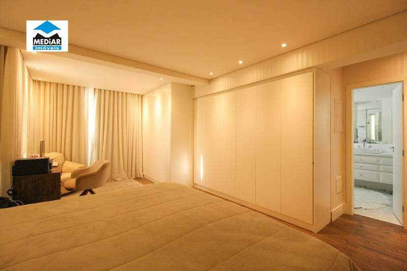 Casa à venda com 4 quartos, 298m² - Foto 12