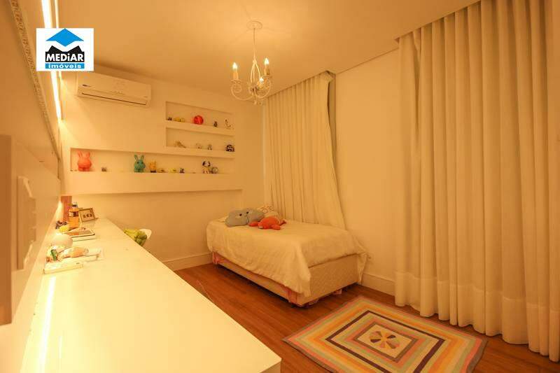Casa à venda com 4 quartos, 298m² - Foto 13