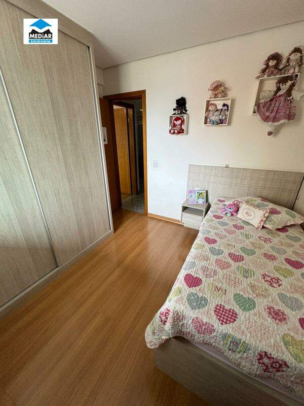 Apartamento à venda com 3 quartos, 125m² - Foto 17