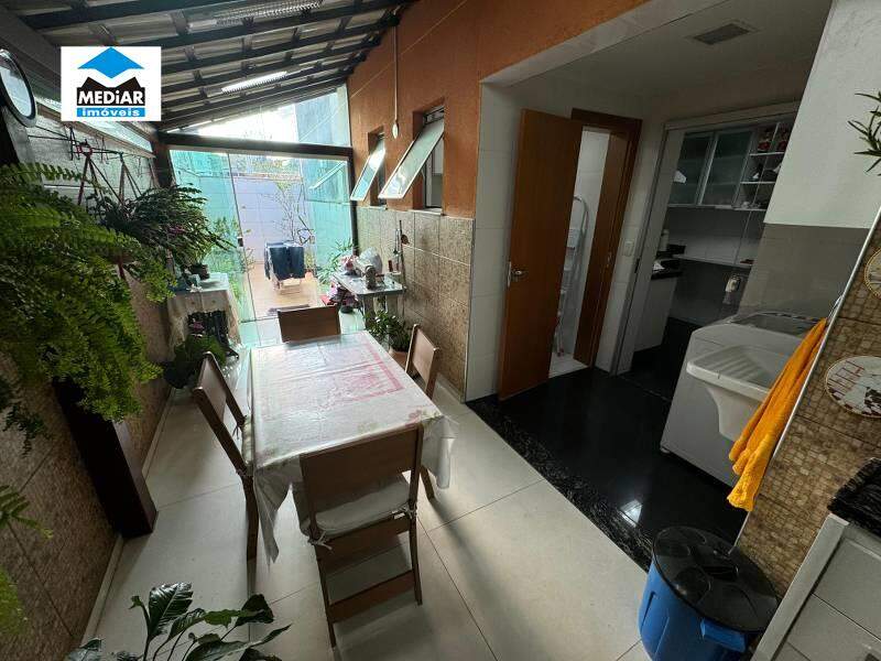 Apartamento à venda com 3 quartos, 107m² - Foto 3