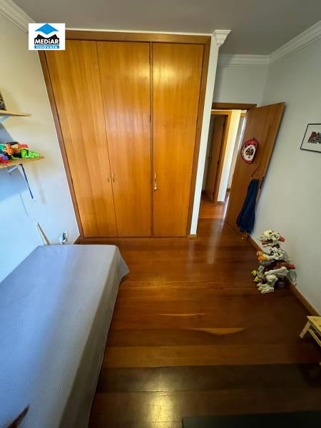 Apartamento à venda com 4 quartos, 140m² - Foto 8