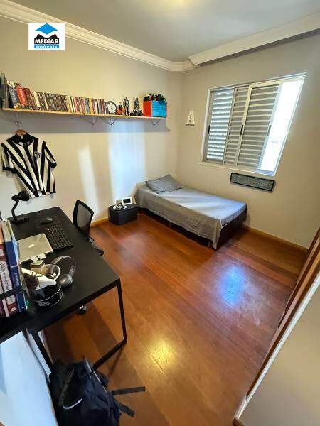 Apartamento à venda com 4 quartos, 140m² - Foto 9