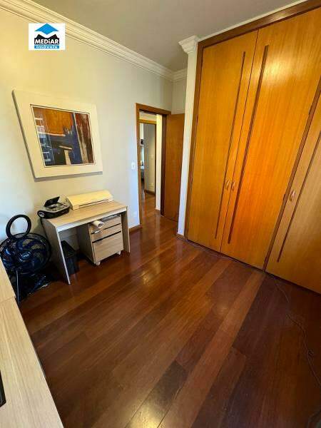 Apartamento à venda com 4 quartos, 140m² - Foto 12