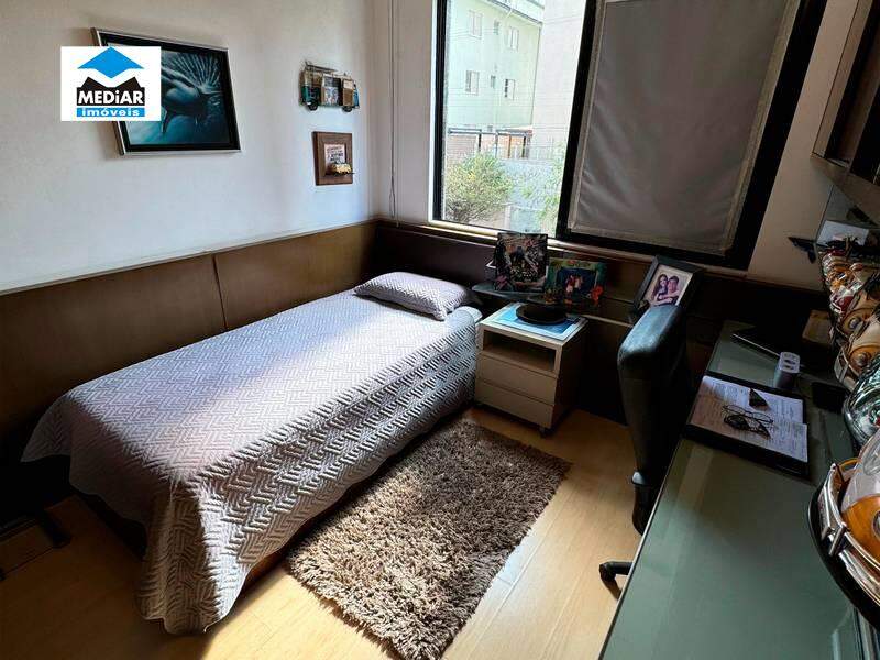 Apartamento à venda com 4 quartos, 169m² - Foto 17