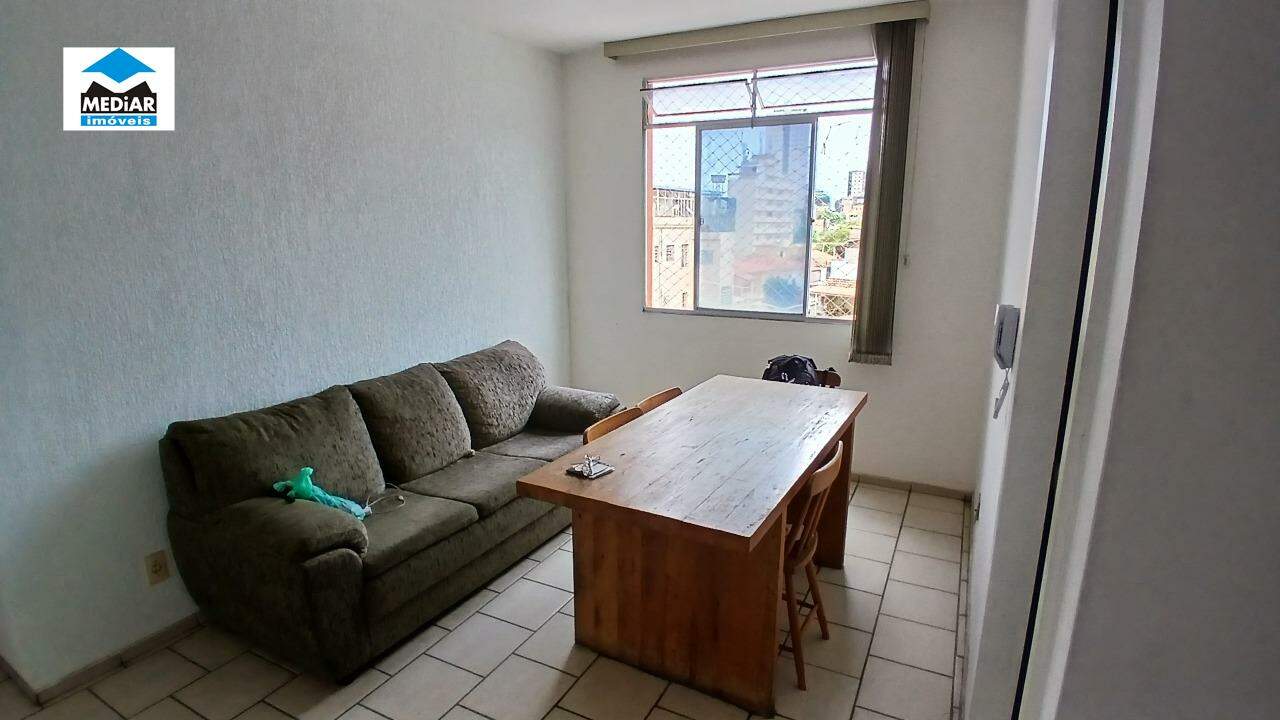 Apartamento à venda com 3 quartos, 93m² - Foto 2