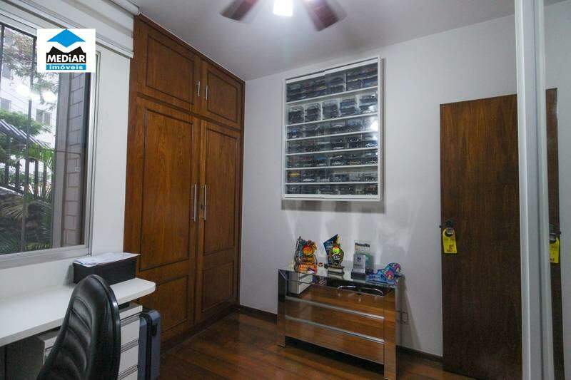 Apartamento à venda com 4 quartos, 139m² - Foto 19