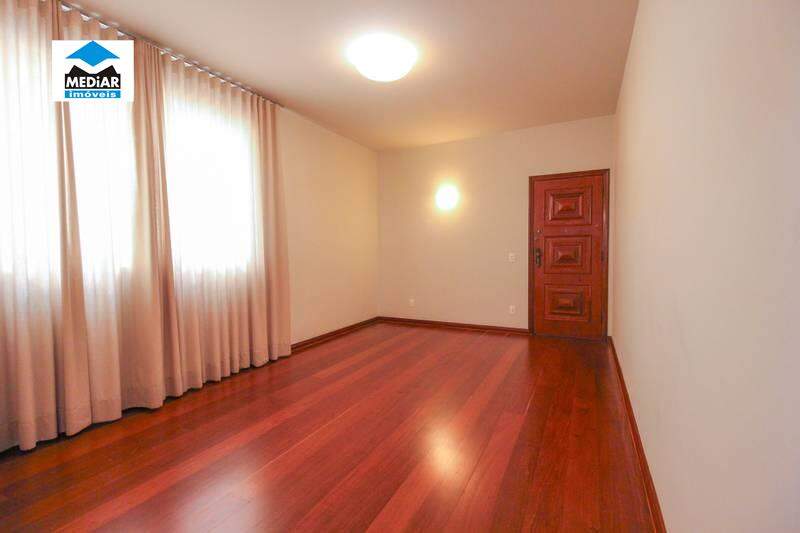 Apartamento à venda com 3 quartos, 150m² - Foto 3