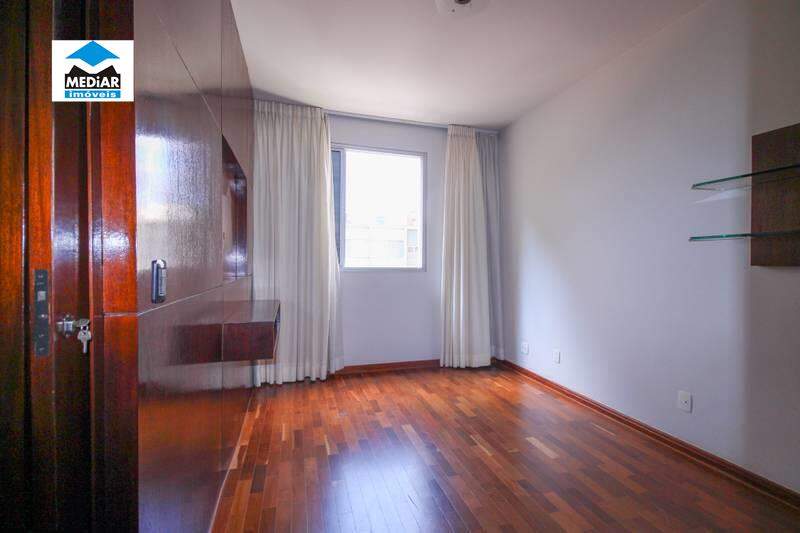 Apartamento à venda com 3 quartos, 150m² - Foto 11