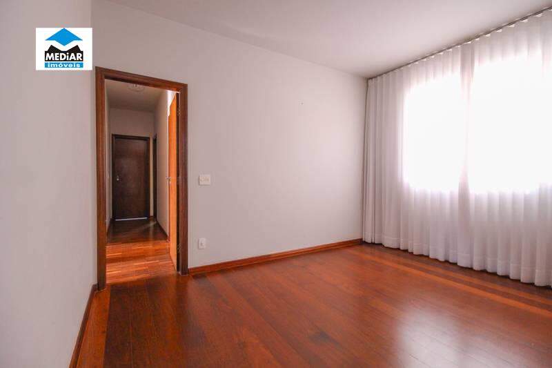 Apartamento à venda com 3 quartos, 150m² - Foto 4