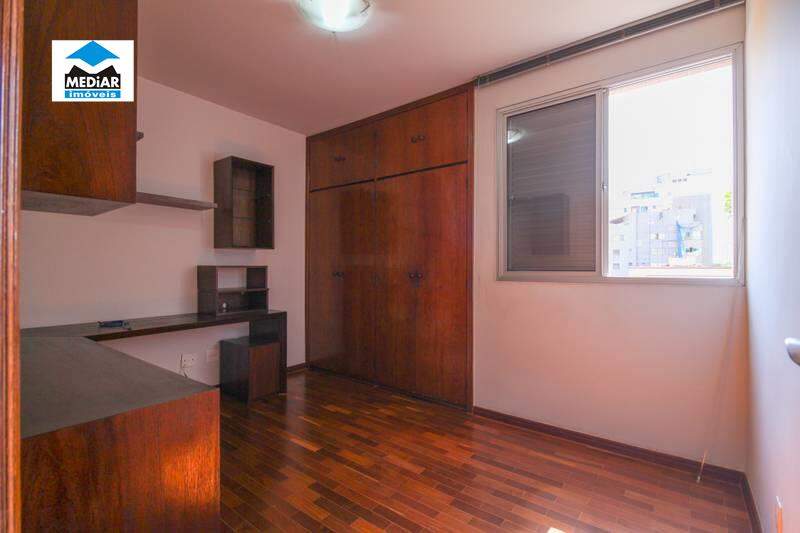 Apartamento à venda com 3 quartos, 150m² - Foto 7