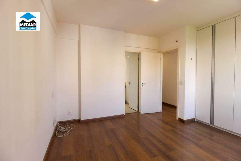 Apartamento à venda com 3 quartos, 145m² - Foto 19