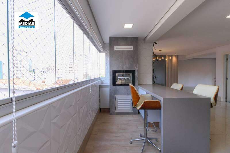 Apartamento à venda com 3 quartos, 145m² - Foto 7