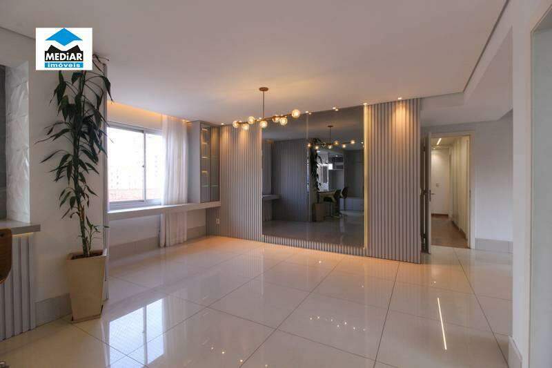 Apartamento à venda com 3 quartos, 145m² - Foto 1