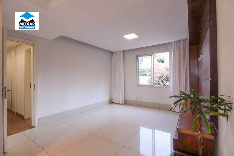 Apartamento à venda com 3 quartos, 145m² - Foto 8