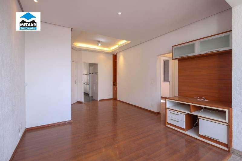 Apartamento à venda com 2 quartos, 70m² - Foto 1