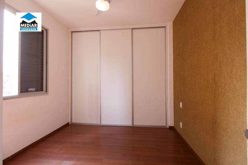 Apartamento à venda com 2 quartos, 70m² - Foto 7