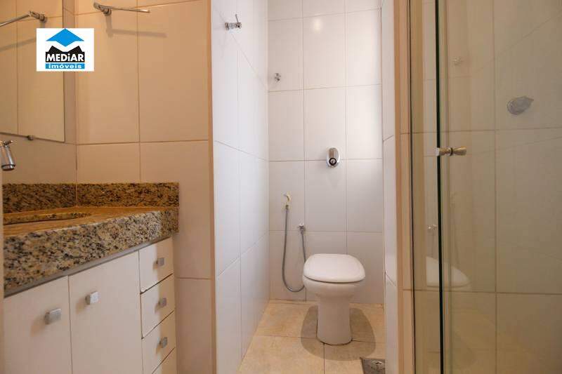 Apartamento à venda com 2 quartos, 70m² - Foto 17