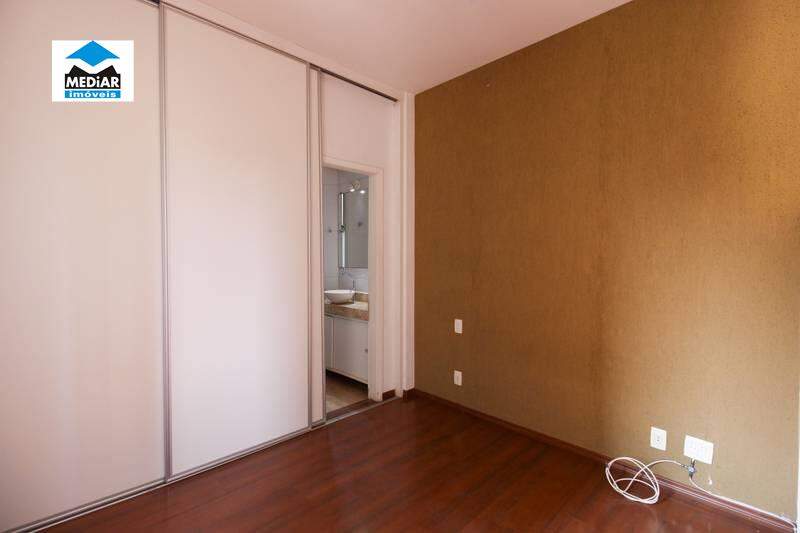 Apartamento à venda com 2 quartos, 70m² - Foto 9