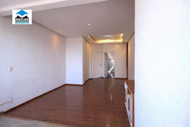 Apartamento à venda com 2 quartos, 70m² - Foto 5