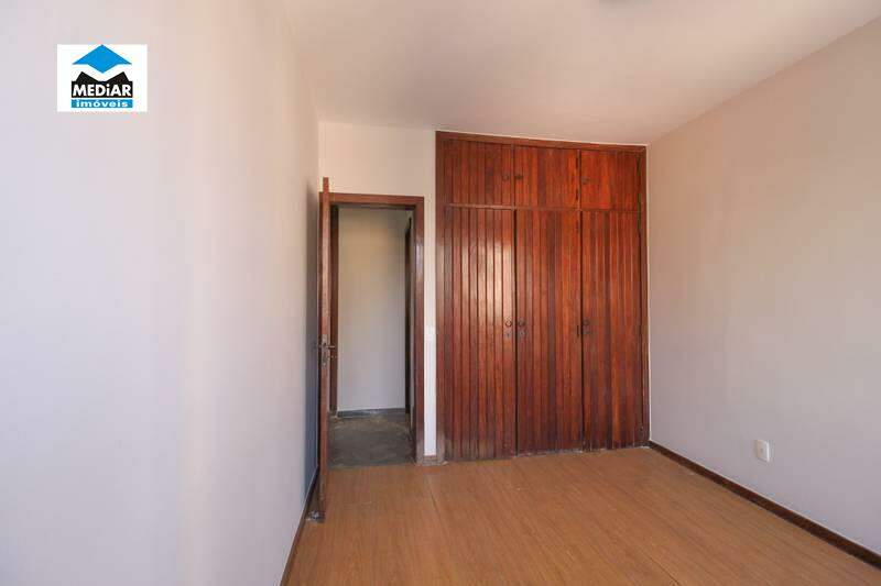 Apartamento à venda com 4 quartos, 180m² - Foto 17