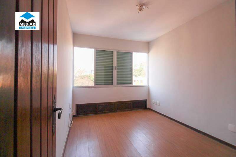 Apartamento à venda com 4 quartos, 180m² - Foto 9