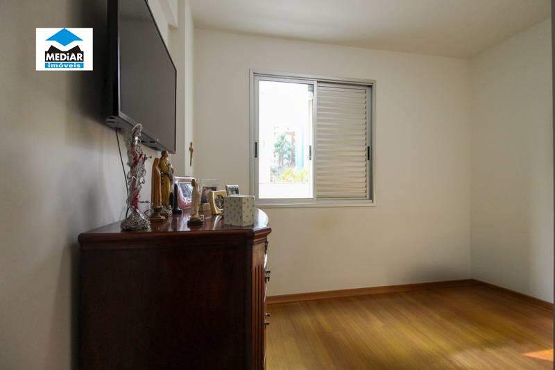 Apartamento à venda com 4 quartos, 130m² - Foto 10