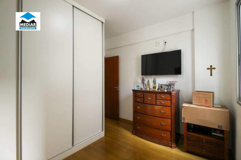 Apartamento à venda com 4 quartos, 130m² - Foto 11