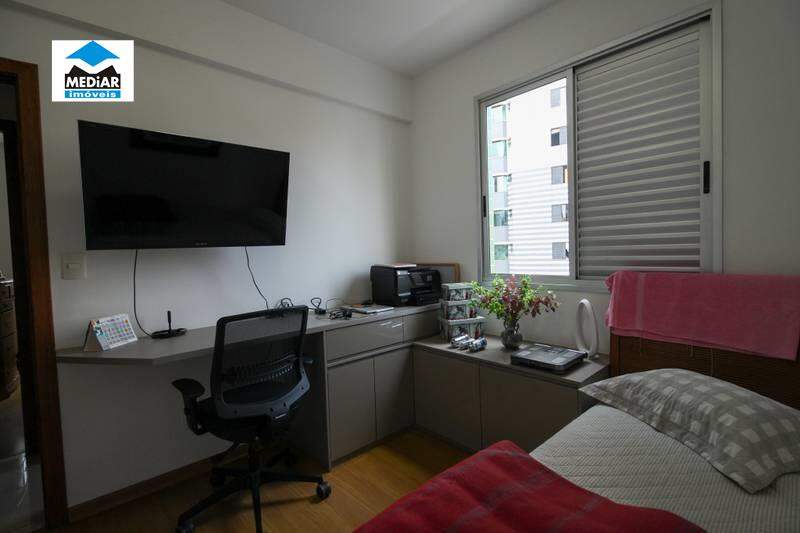 Apartamento à venda com 4 quartos, 130m² - Foto 8